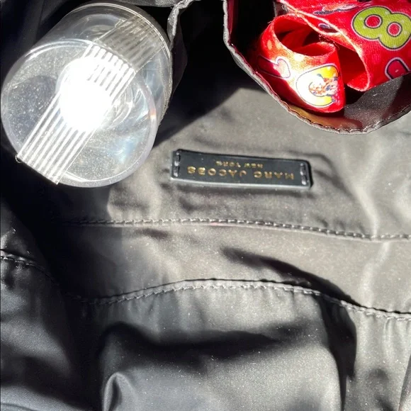 Marc Jacobs Elegant Preppy Black Nylon Crossbody Messenger Bag. - Picture 7 of 9